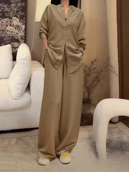 SHEIN طقم نسائي كاجوال قطعتين ببلوزة وأزرار مع بنطال واسع