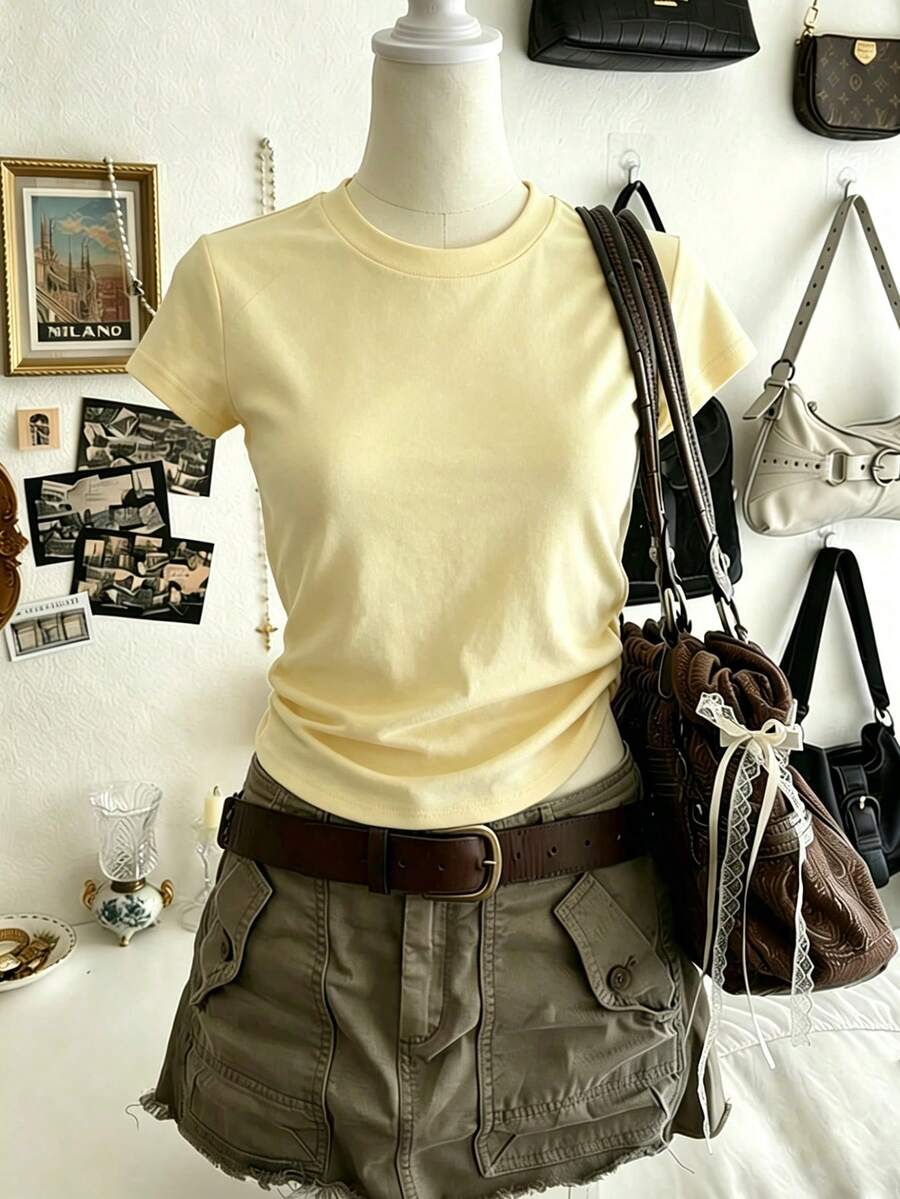 SHEIN تي شيرت نسائي بلون أصفر بياقة دائرية وأكمام قصيرة
