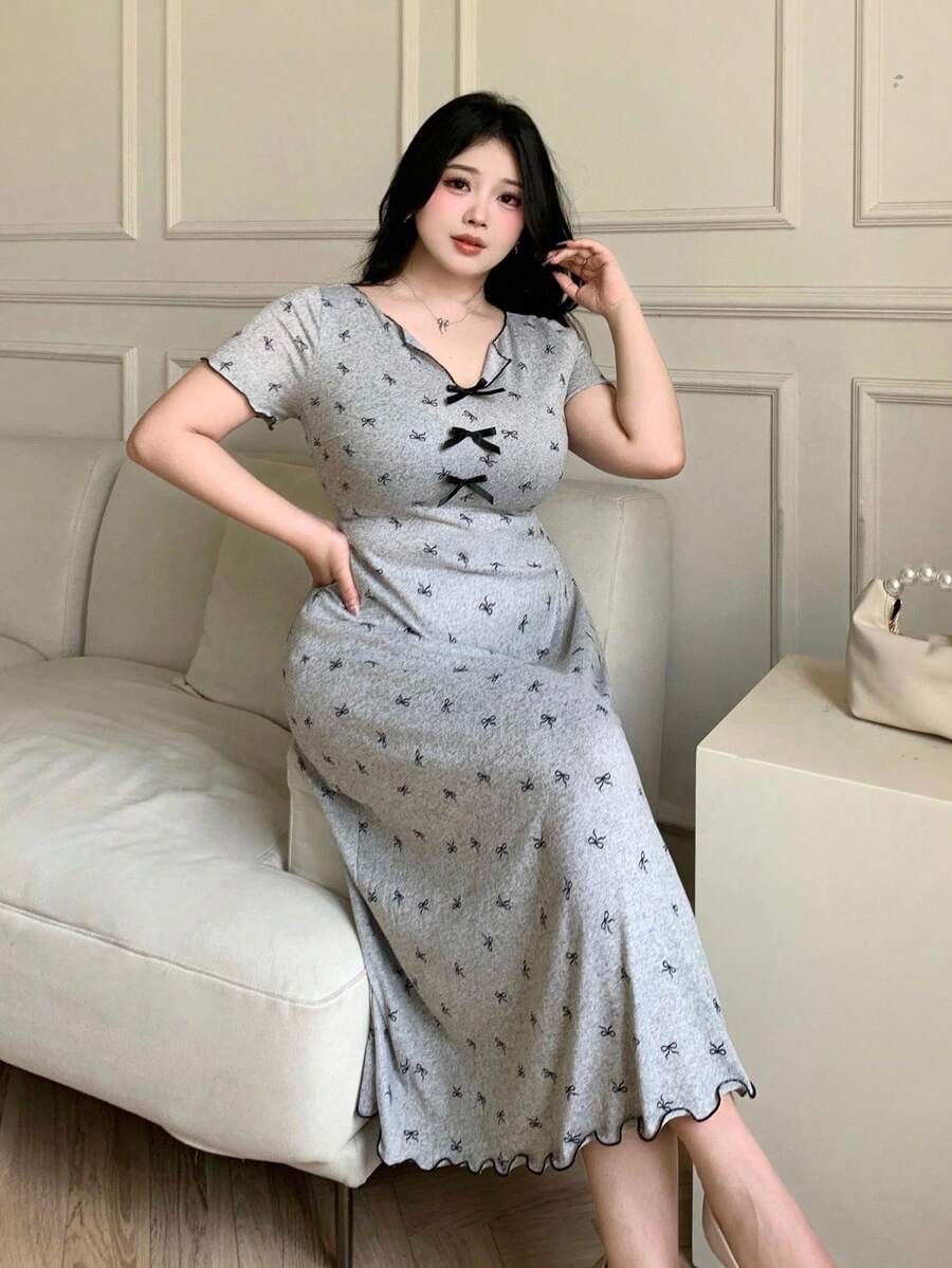 SHEIN Feyla فستان رمادي للمقاسات الكبيرة بأكمام قصيرة
