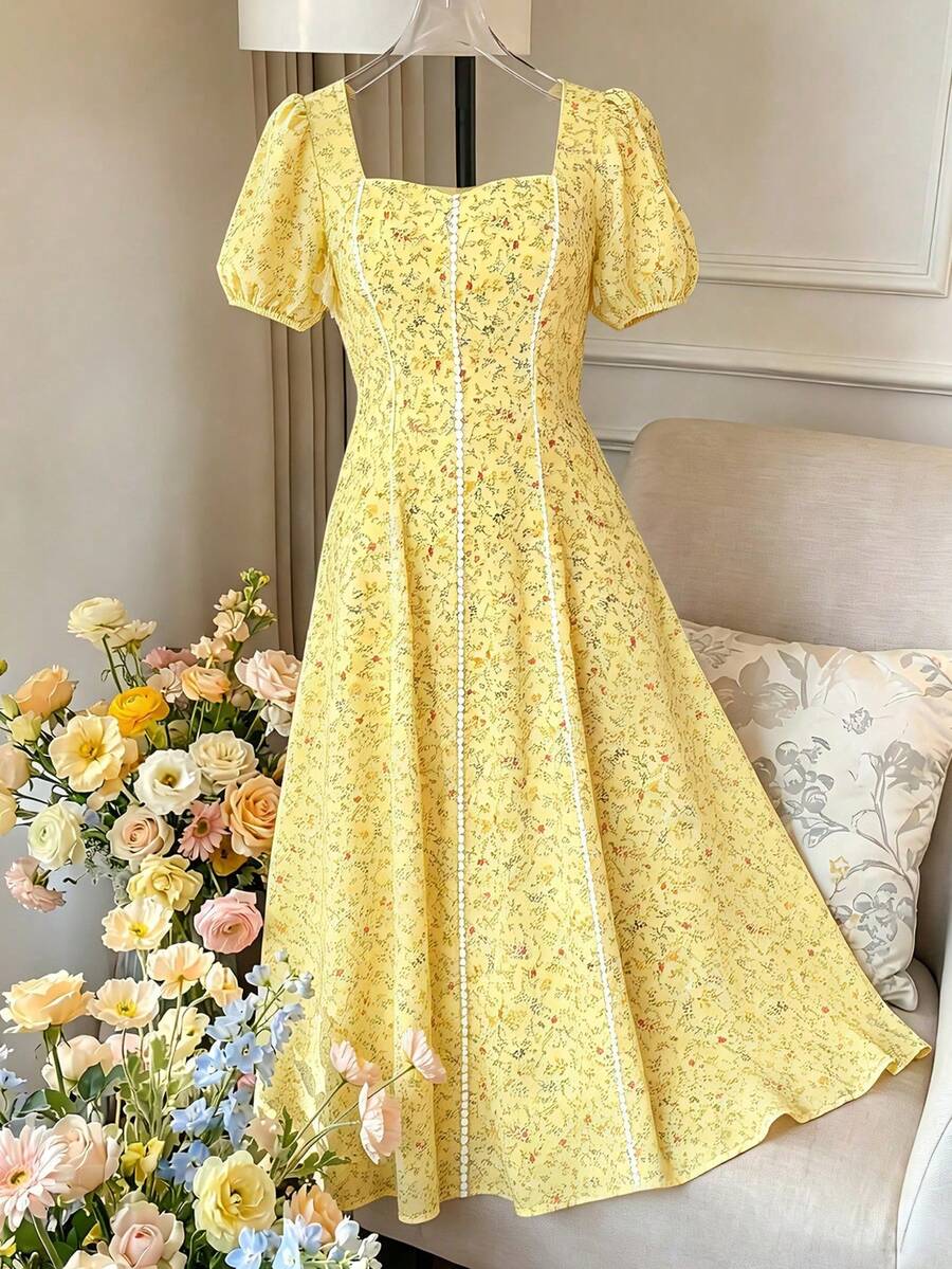 SHEIN FleurLily فستان أصفر بطبعة زهور صغيرة بياقة مربعة وأكمام منتفخة وخصر مشدود