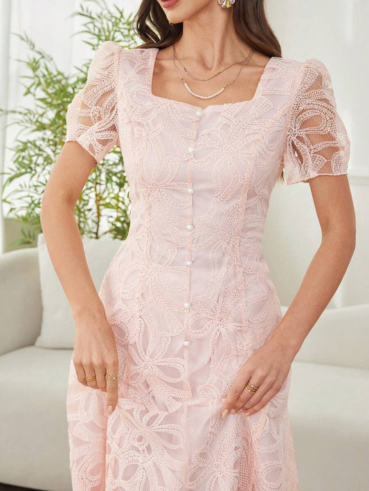 SHEIN Modelyn فستان وردي مزين بالدانتيل الفرنسي بخصر مشدود