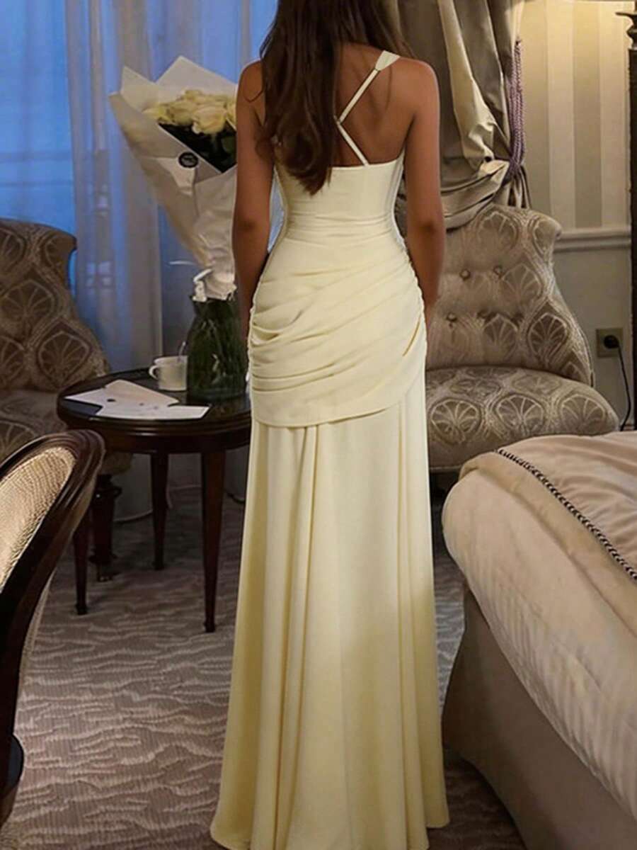 SHEIN فستان أصفر فاتح بخصر عالي وتصميم ضيق بياقة مربعة وطيات