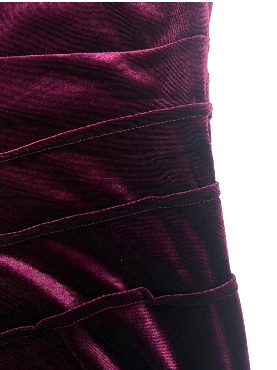 SHEIN فستان طويل بدون أكمام بلون عنابي