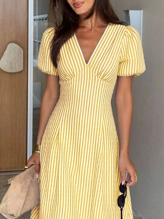 SHEIN Siren Gaze فستان أصفر متوسط الطول مخطط أنيق