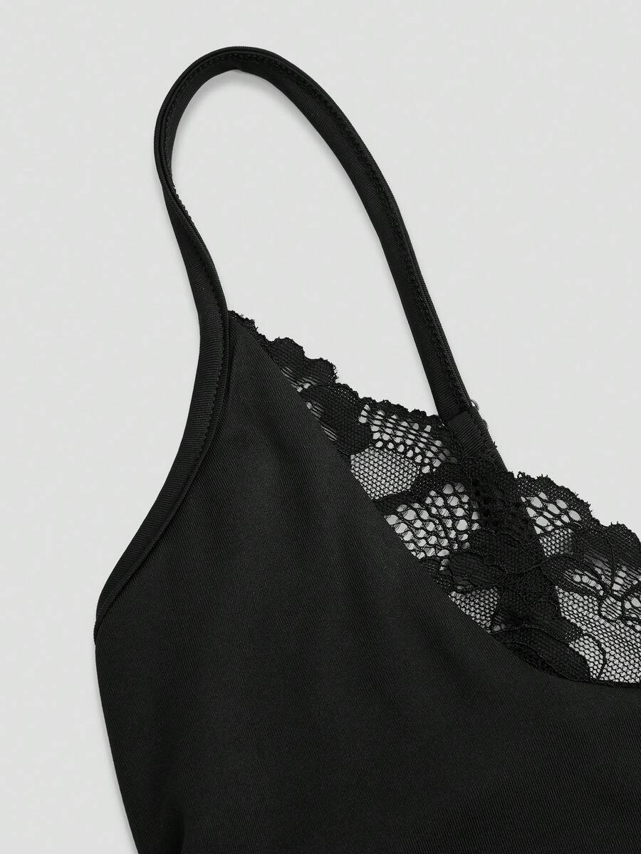 SHEIN Sweetra جمبسوت أسود بحمالات رفيعة بدون أكمام مع رقعة من الدانتيل