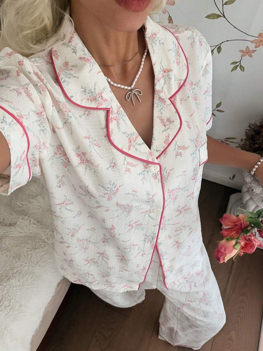 SHEIN CottageSlumber طقم بيجامة بطبعة زهور بأكمام قصيرة وبنطال