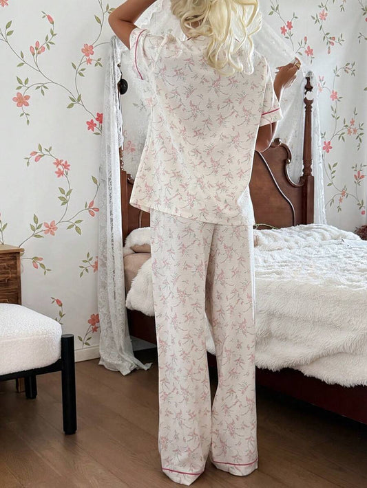 SHEIN CottageSlumber طقم بيجامة بطبعة زهور بأكمام قصيرة وبنطال