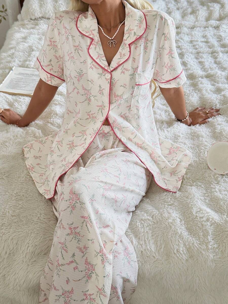 SHEIN CottageSlumber طقم بيجامة بطبعة زهور بأكمام قصيرة وبنطال