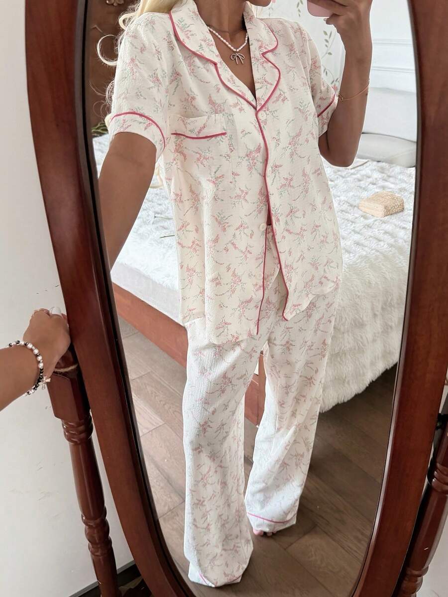 SHEIN CottageSlumber طقم بيجامة بطبعة زهور بأكمام قصيرة وبنطال