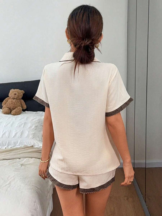 SHEIN Napfluff بيجامة قصيرة بأكمام قصيرة وتطريز دانتيل