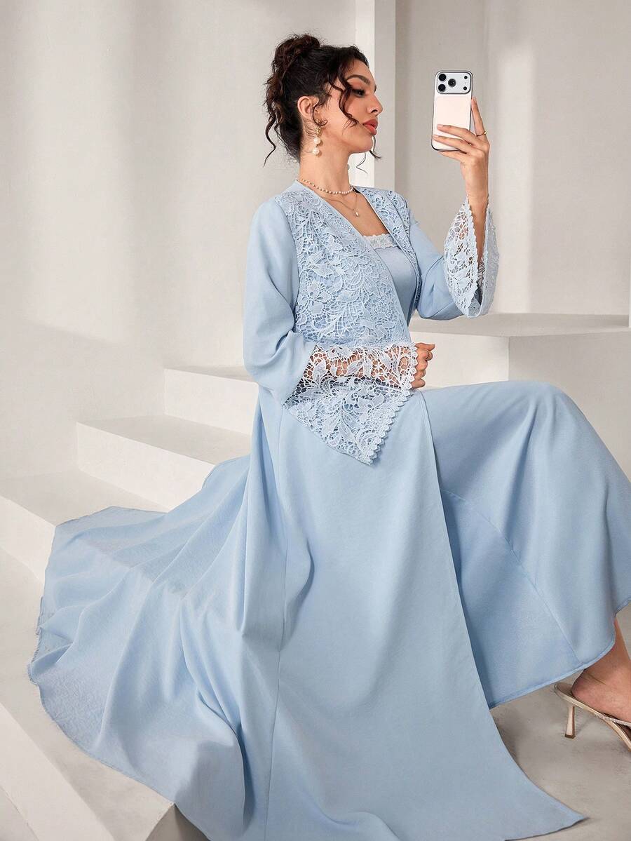 SHEIN Yasmyna رداء أزرق مفتوح من الأمام بأكمام واسعة مزخرف بالدانتيل