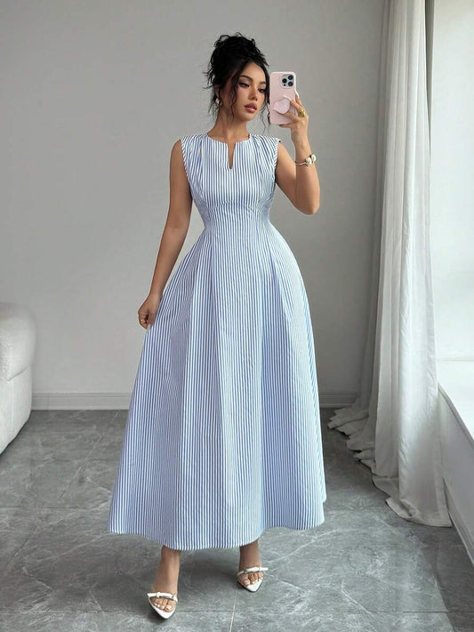 SHEIN Selianne فستان أزرق مخطط مخصر