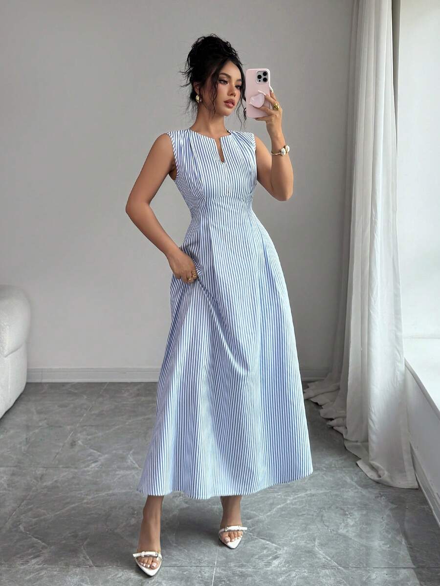 SHEIN Selianne فستان أزرق مخطط مخصر