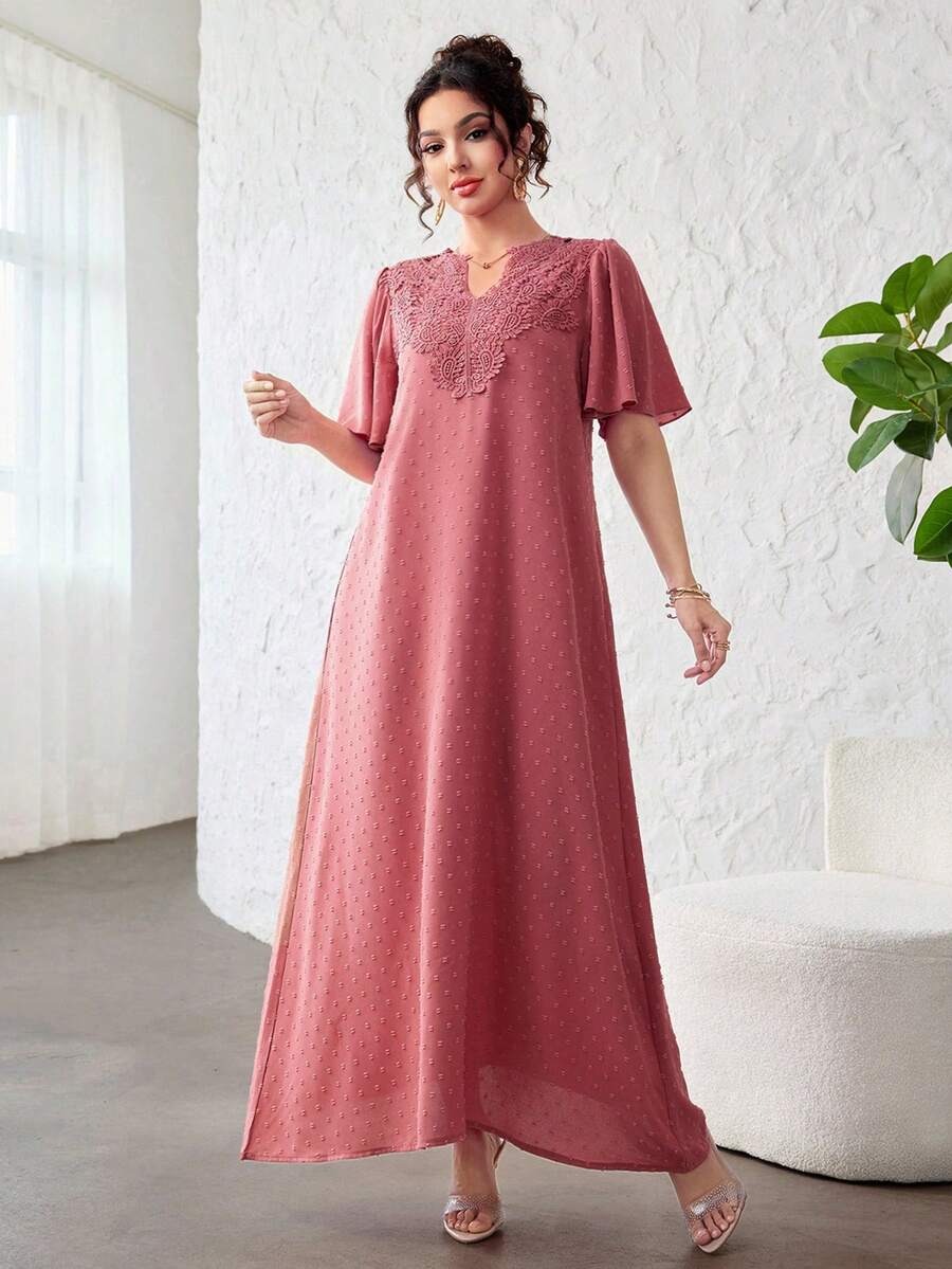 SHEIN Al Najma فستان عربي وردي مزخرف بالزهور بياقة مفرغة