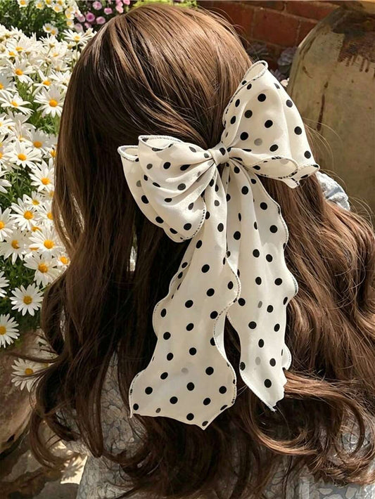 SHEIN مشبك شعر كبير من الساتان بشكل فيونكة بطبعة نقاط سوداء