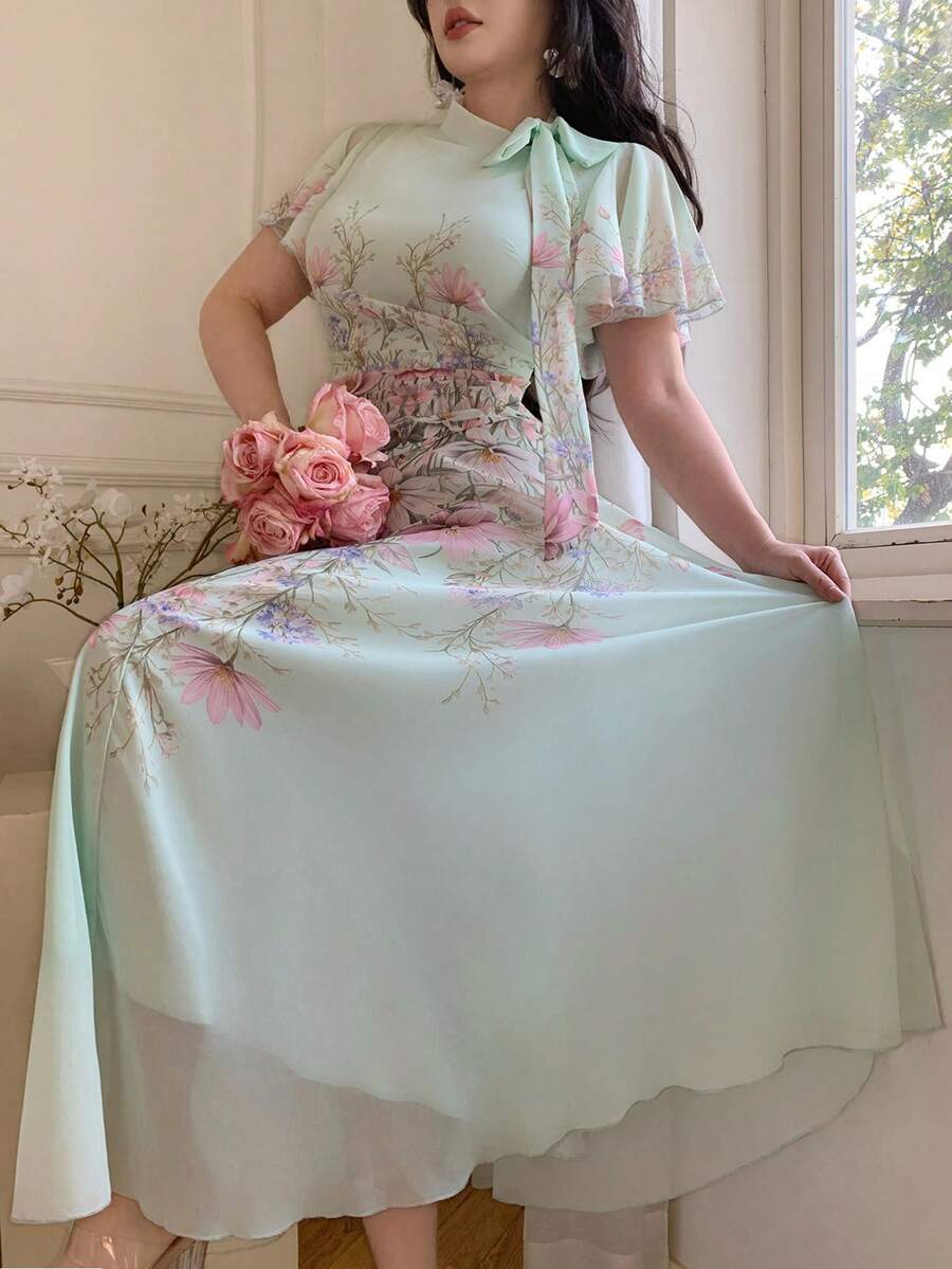 SHEIN Modelyn فستان أخضر بطبعة مطوية وخصر مربوط
