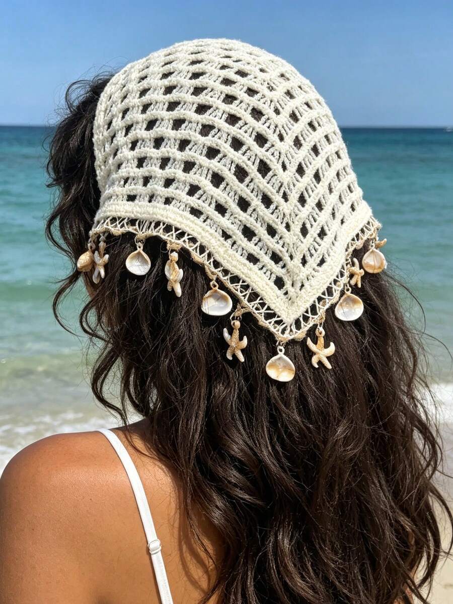 SHEIN وشاح مثلث محبوك بلون بيج بنقشة نجمة البحر والأصداف