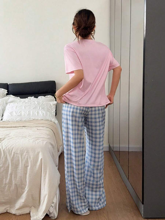 SHEIN Napfluff طقم بيجامة بأكمام قصيرة وبنطلون بطبعة مربعات