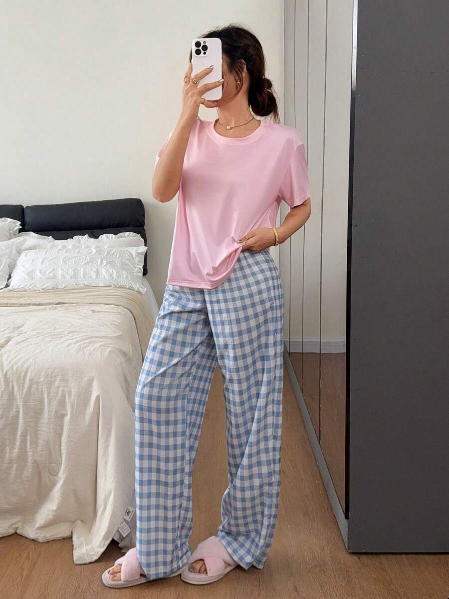 SHEIN Napfluff طقم بيجامة بأكمام قصيرة وبنطلون بطبعة مربعات
