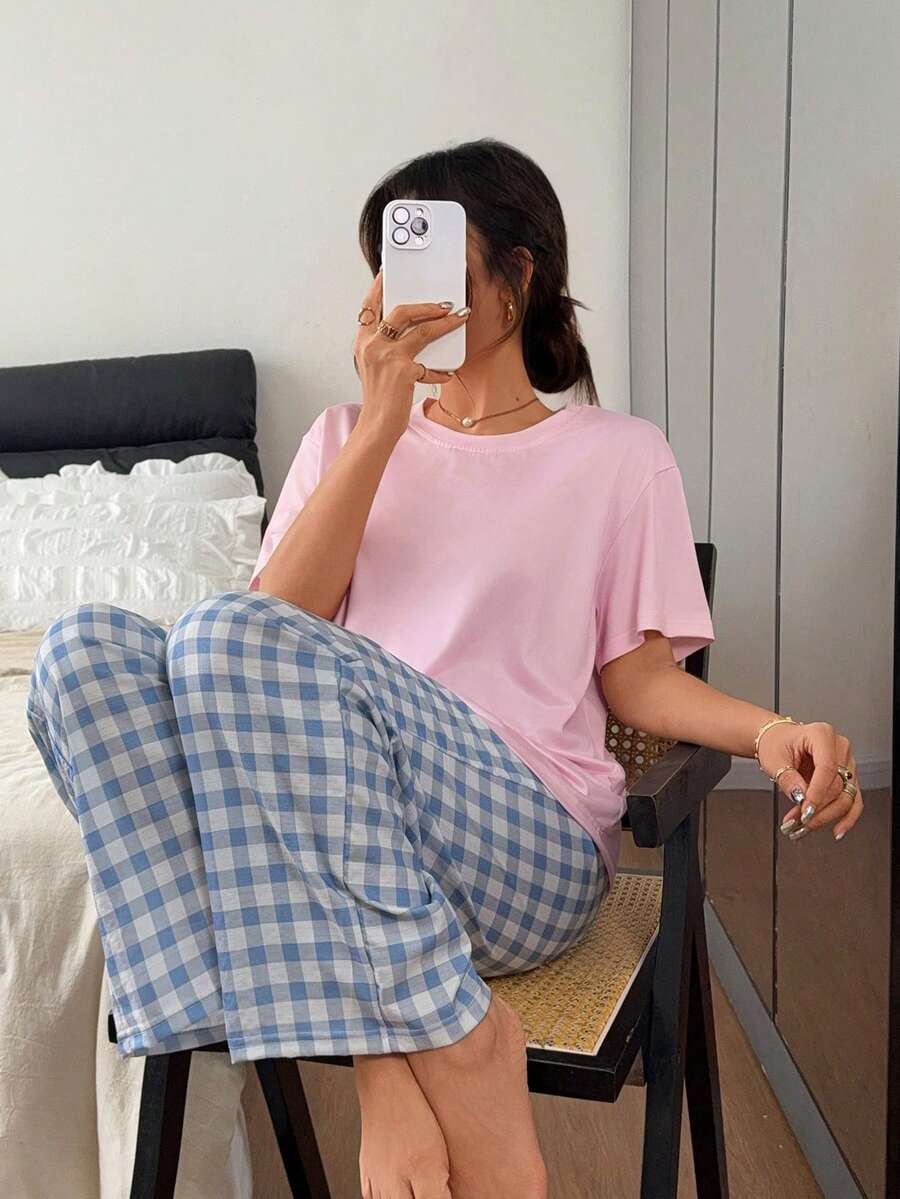 SHEIN Napfluff طقم بيجامة بأكمام قصيرة وبنطلون بطبعة مربعات