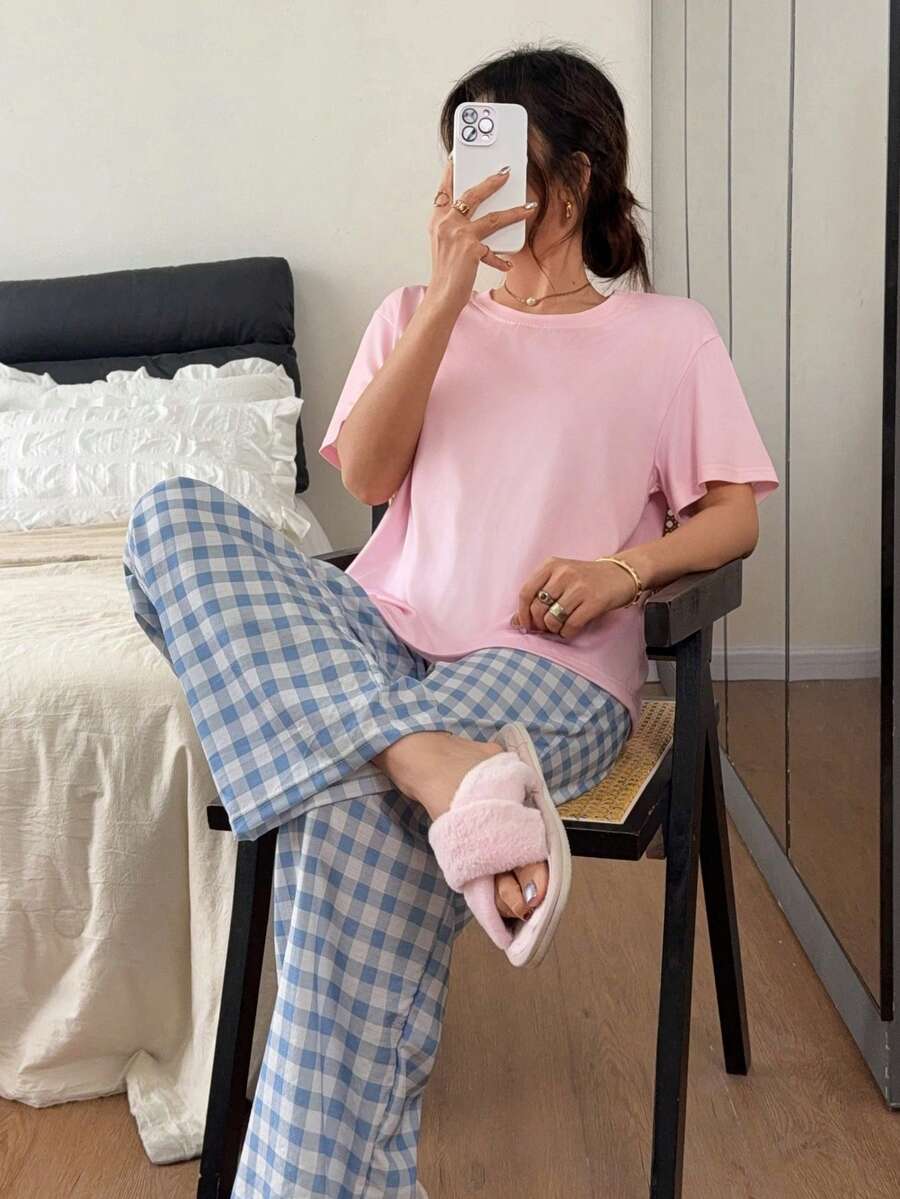 SHEIN Napfluff طقم بيجامة بأكمام قصيرة وبنطلون بطبعة مربعات