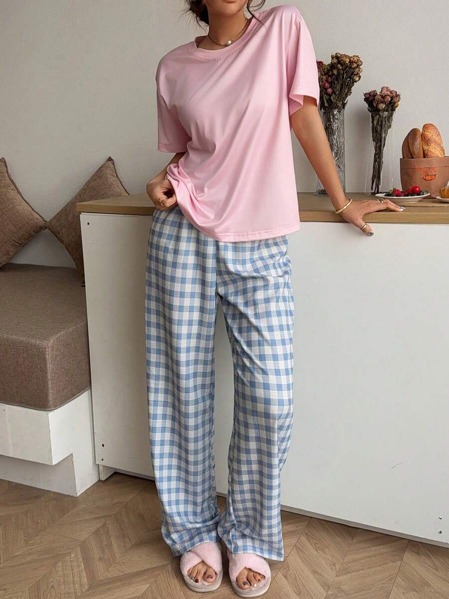 SHEIN Napfluff طقم بيجامة بأكمام قصيرة وبنطلون بطبعة مربعات