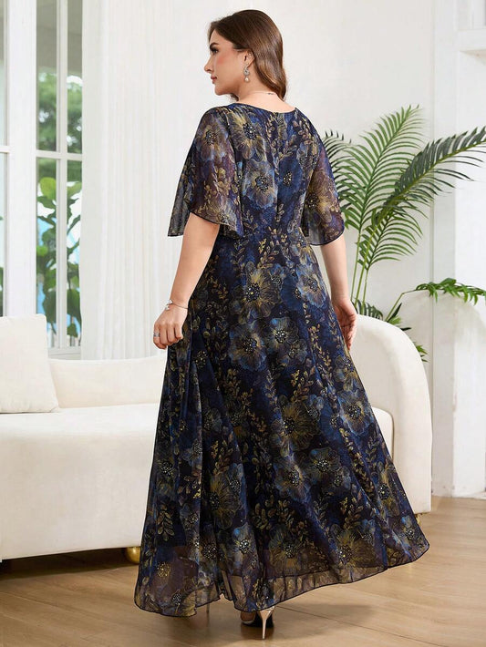 SHEIN Reflora فستان للمقاسات الكبيرة بطبعة زهور وأكمام مكشكشة