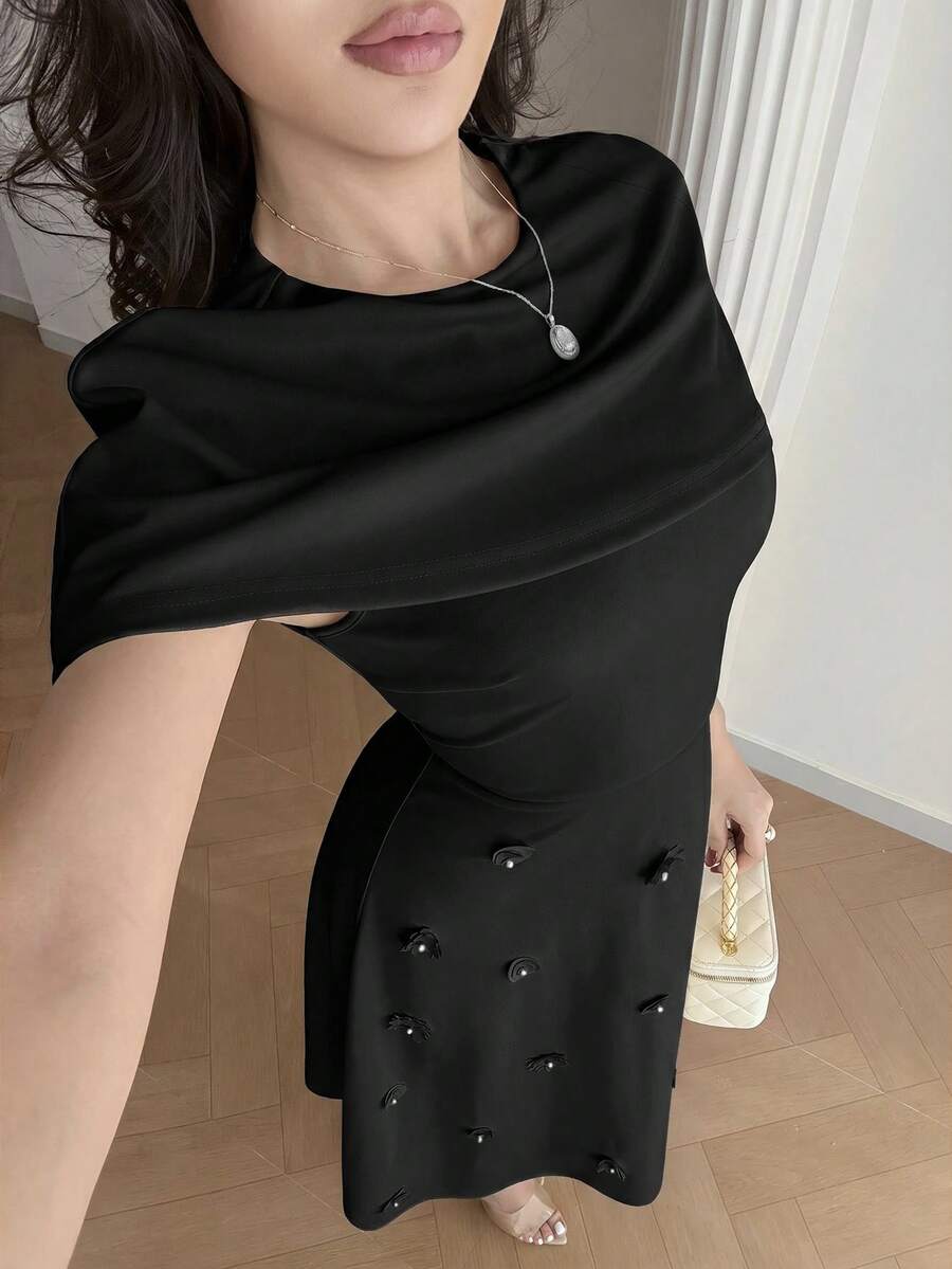 SHEIN Feyla فستان أسود قصير أنيق مزين باللؤلؤ