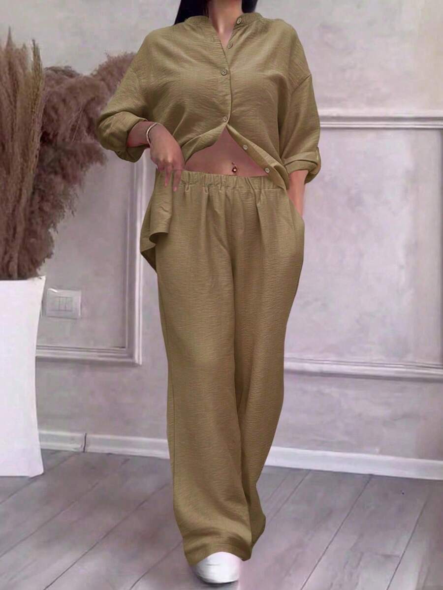 SHEIN طقم نسائي كاجوال قطعتين ببلوزة وأزرار مع بنطال واسع
