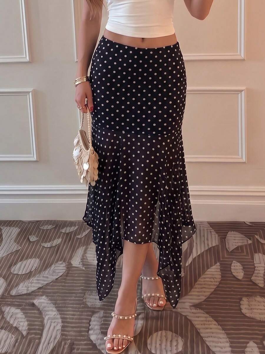 SHEIN Sunnyshic تنورة سوداء بطبعة نقاط بيضاء بحافة مكشكشة غير متماثلة