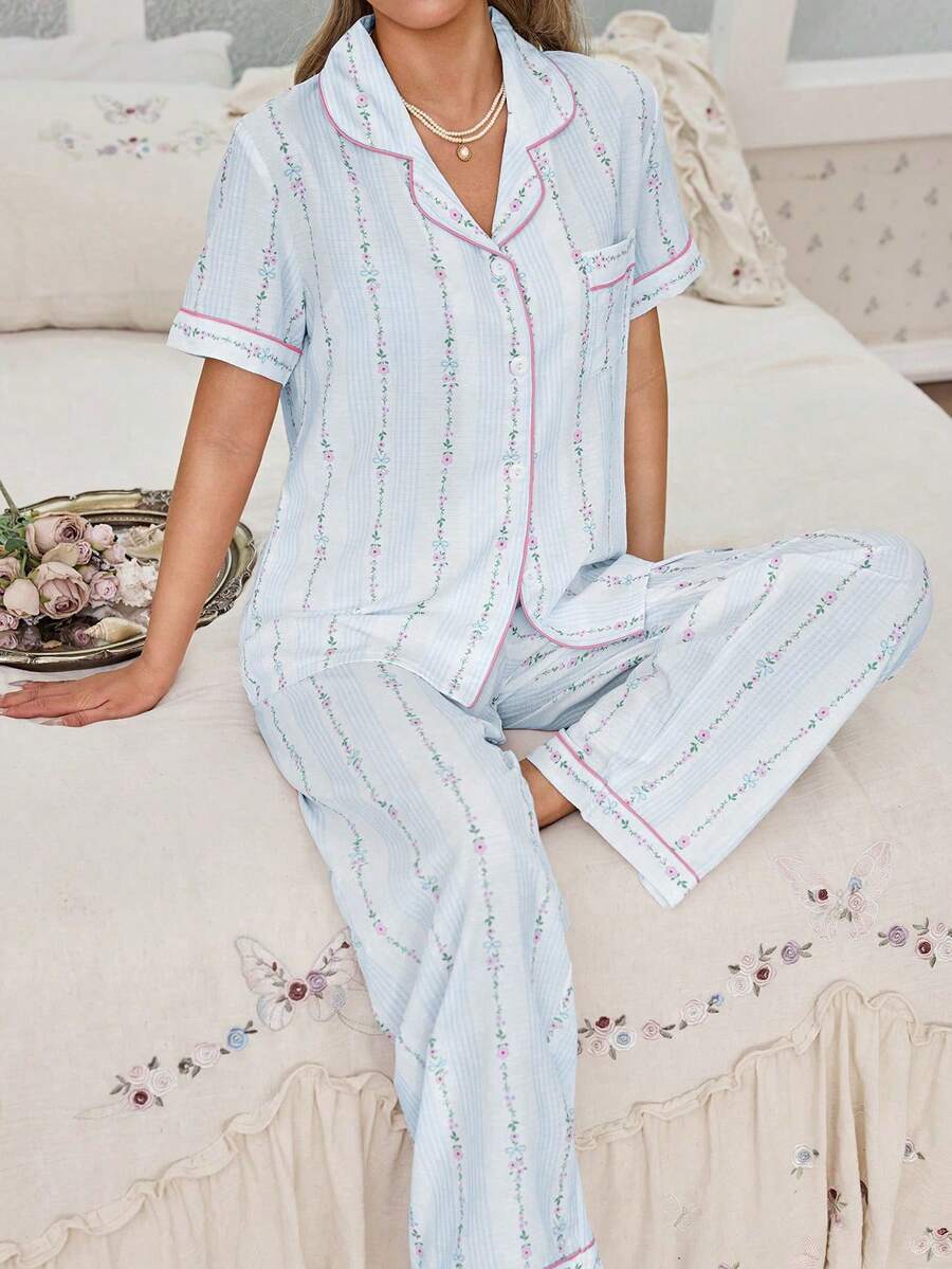SHEIN CottageSlumber طقم بيجامة بأكمام قصيرة بطبعة زهور متناثرة وحواف مجعدة