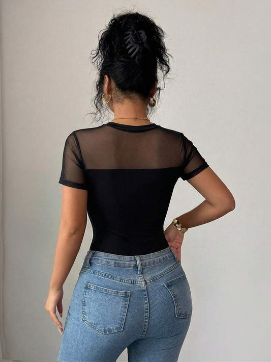 SHEIN Elenzga بادي أسود بتصميم شبكي بقصة ضيقة ورقبة دائرية بأكمام قصيرة