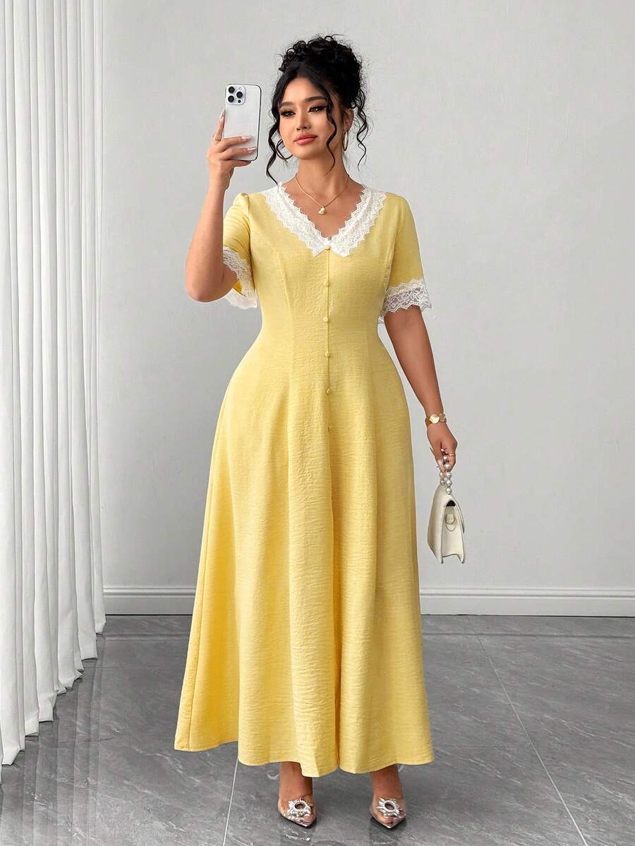 SHEIN Elenzga فستان أصفر للمقاسات الكبيرة مزين بالدانتيل وشريط خصر