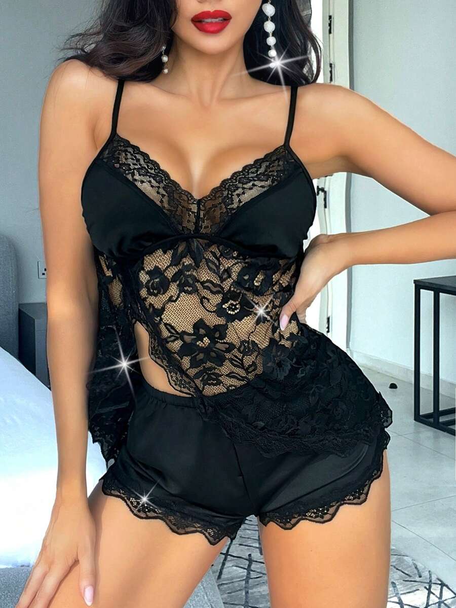 SHEIN طقم لانجري قطعتين توب كامي وشورت دانتيل قابل للتعديل