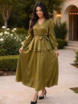 SHEIN DAZY V طقم قطعتين بلوزة بحزام وتنورة بياقة