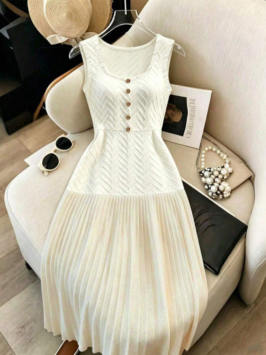SHEIN Franclia فستان بلون أبيض عاجي بنسيج مطوي مزين بأزرار