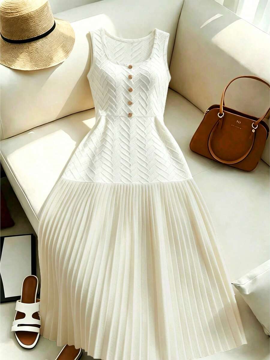 SHEIN Franclia فستان بلون أبيض عاجي بنسيج مطوي مزين بأزرار