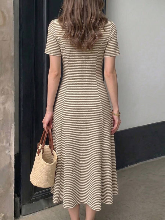 SHEIN Modelyn فستان جاكار مخطط بأزرار أمامية وخصر مشدود