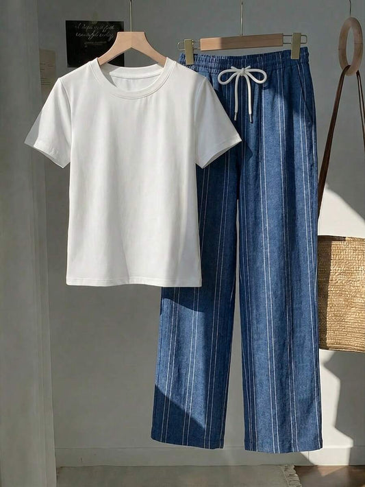 SHEIN Tseoso طقم نسائي قطعتين بتوب أبيض وبنطال مخطط أزرق