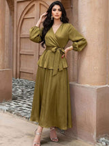 SHEIN DAZY V طقم قطعتين بلوزة بحزام وتنورة بياقة