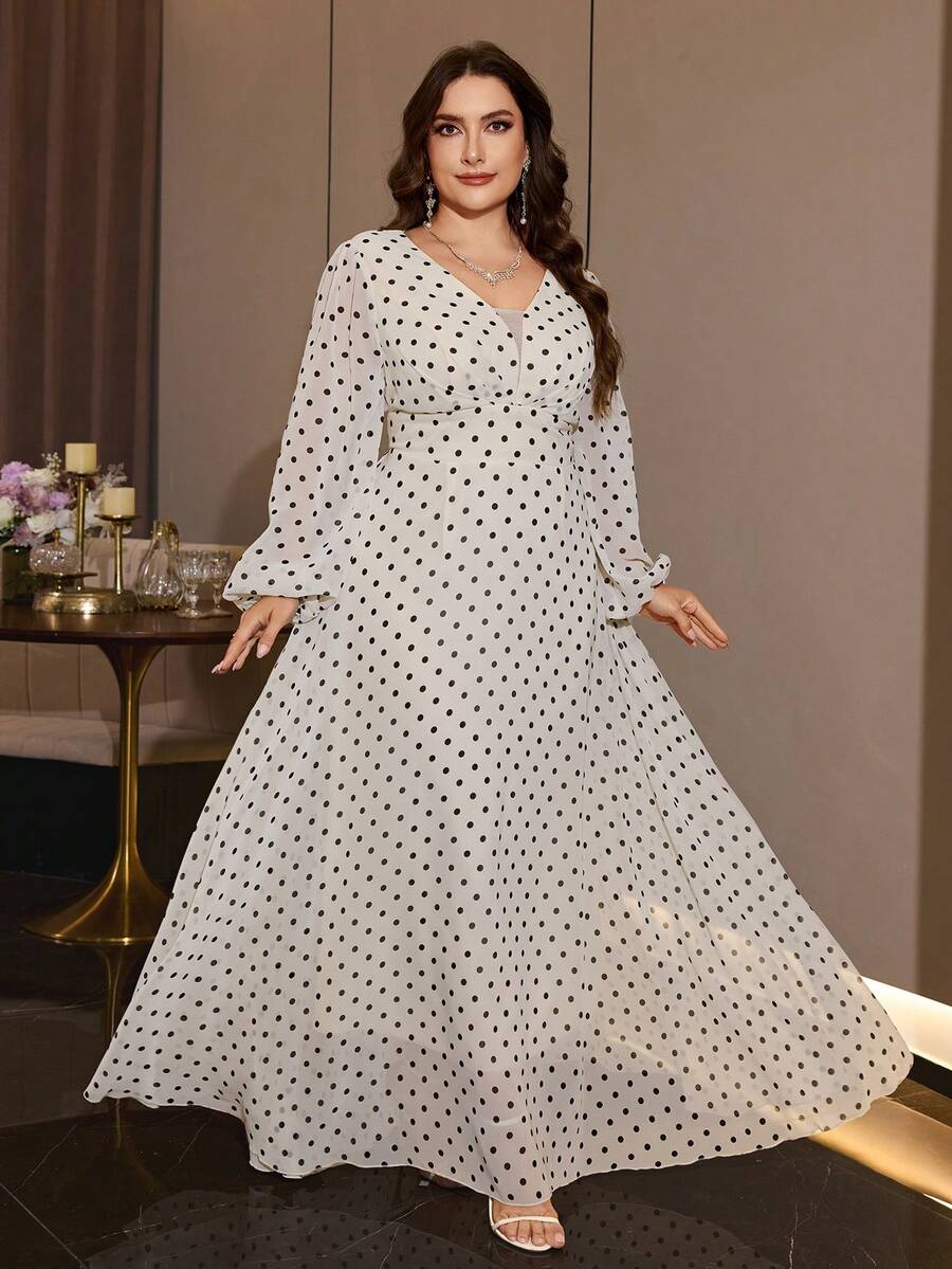 SHEIN فستان واسع مقاس كبير بياقة قلب وأكمام واسعة بطبعة منقطة