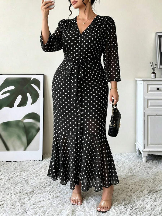SHEIN Elenzga فستان أسود طويل بأكمام 3/4 بطبعة منقطة