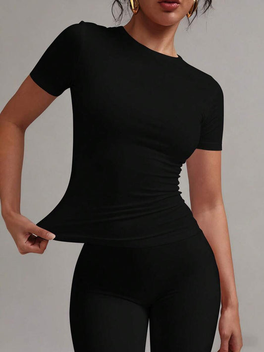 SHEIN XLLAIS تي شيرت أسود بياقة دائرية وأكمام قصيرة بقصة ضيقة كاجوال