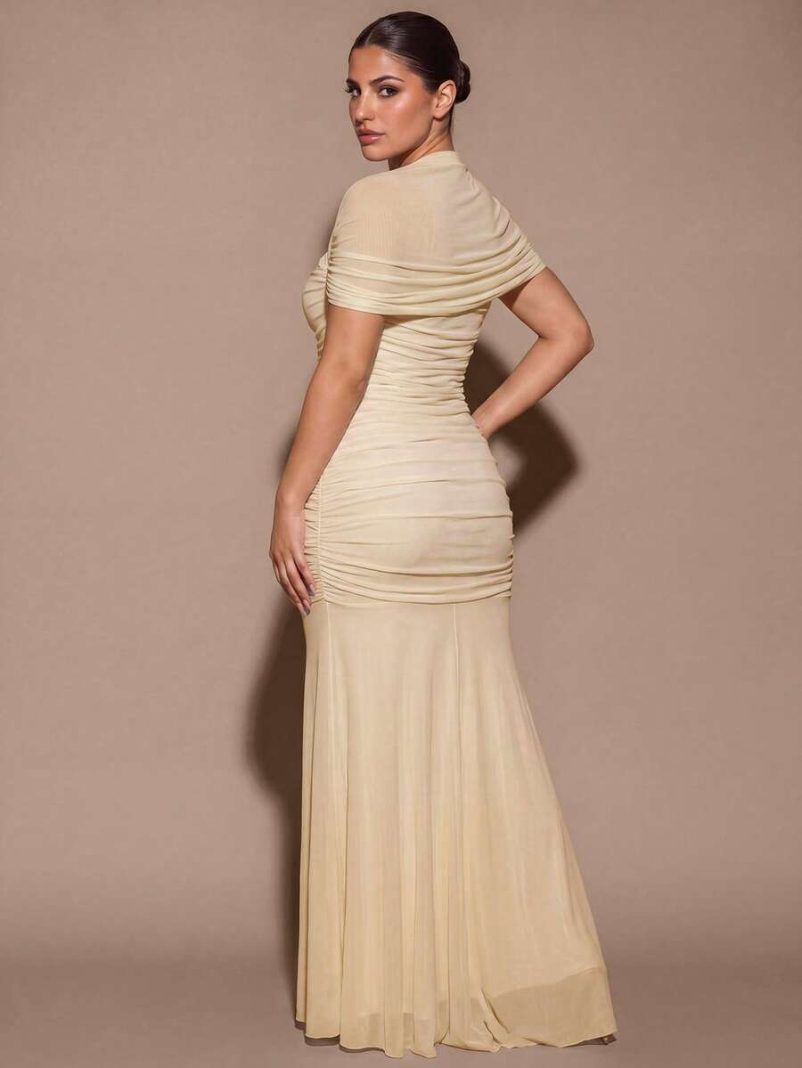 SHEIN BAE CURVE فستان للمقاسات الكبيرة بلون مشمشي برقبة بجعة وكسرات أنيقة