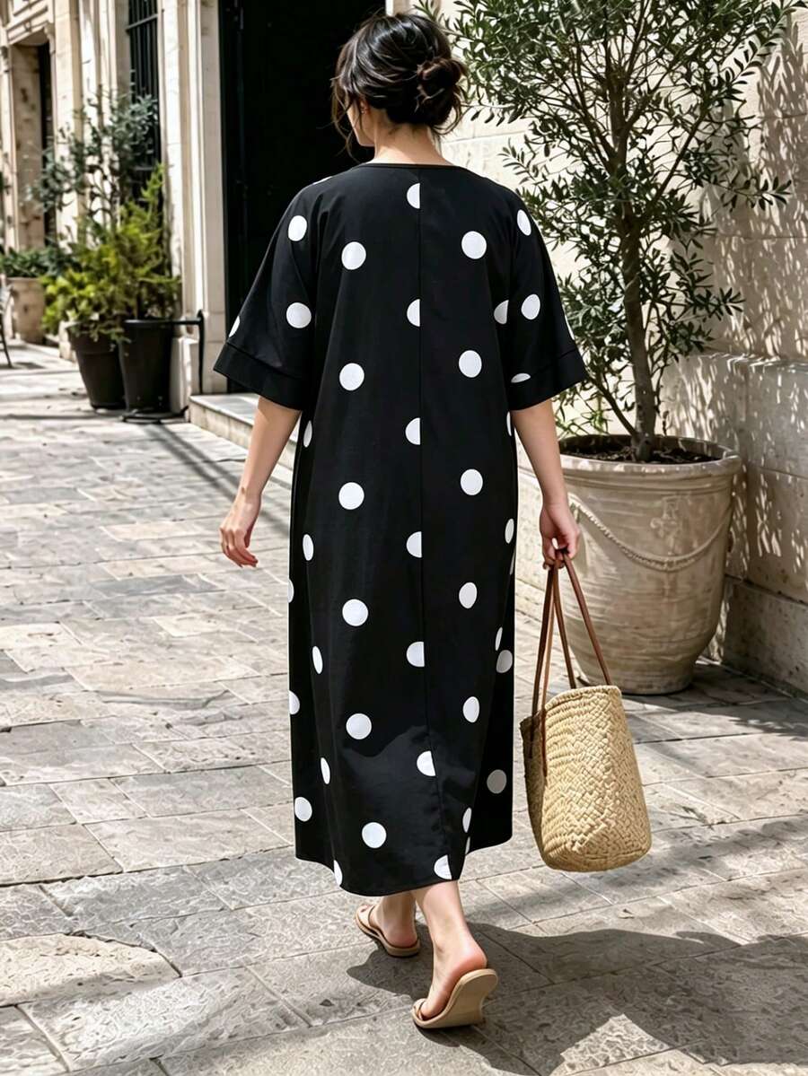 SHEIN Lacomfia فستان أسود فضفاض بطبعة بولكا للمقاسات كبيرة