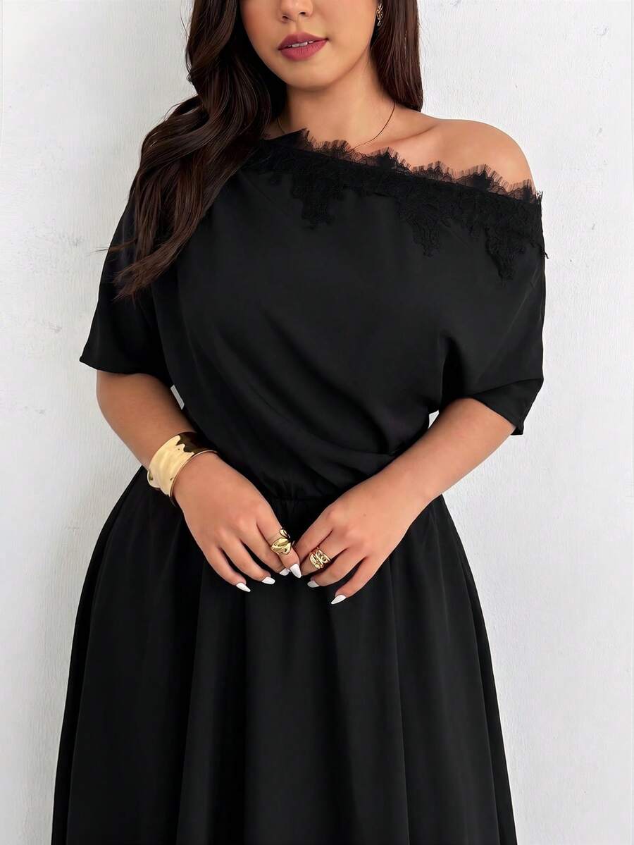 SHEIN Firerie فستان أسود للمقاسات الكبيرة مكشوف الكتف مزين بالدانتيل
