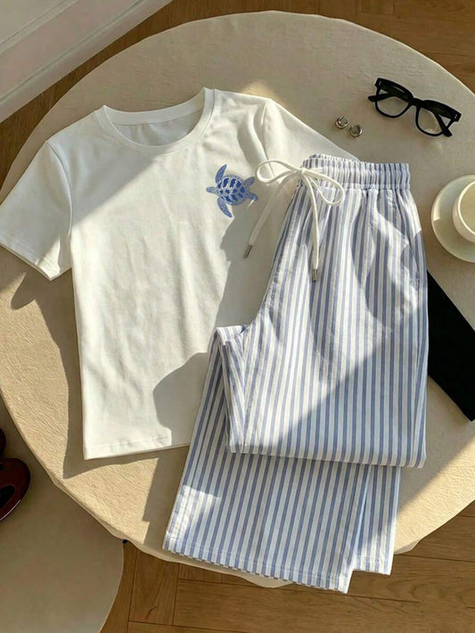 SHEIN Tseoso طقم صيفي نسائي كاجوال قطعتين (تيشيرت أبيض بسلحفاة بحرية + بنطال مخطط أزرق وأبيض)