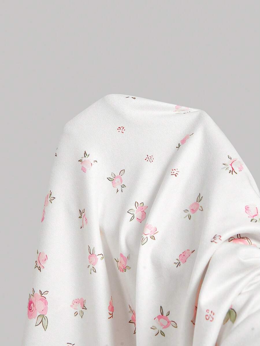 SHEIN MOD فستان أبيض ضيق بأكمام قصيرة مزين بالدانتيل وطبعة زهور صغيرة