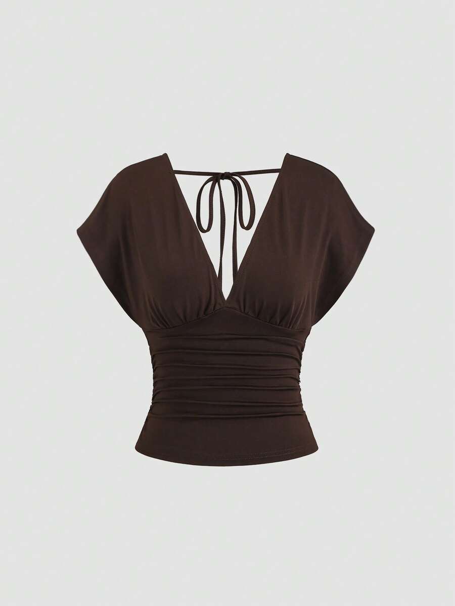 SHEIN Sweetra تي شيرت بني بأكمام كتف بتصميم عصري