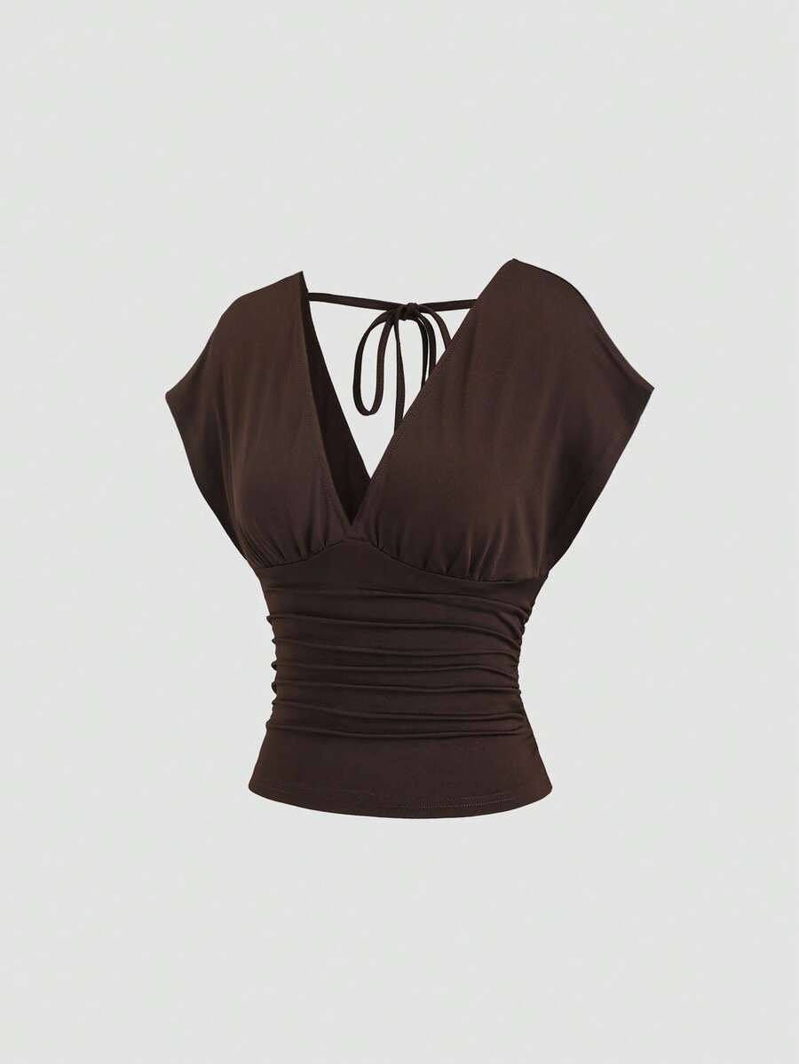 SHEIN Sweetra تي شيرت بني بأكمام كتف بتصميم عصري